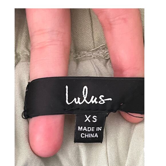 Lulu's shorts Paperbag waist light green X-Small XS - Picture 3 of 3